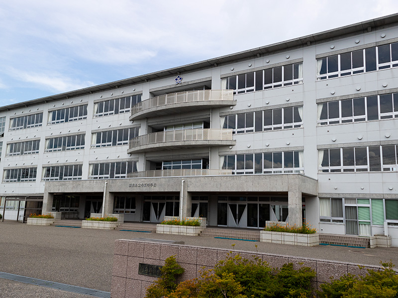 新潟県立巻高校